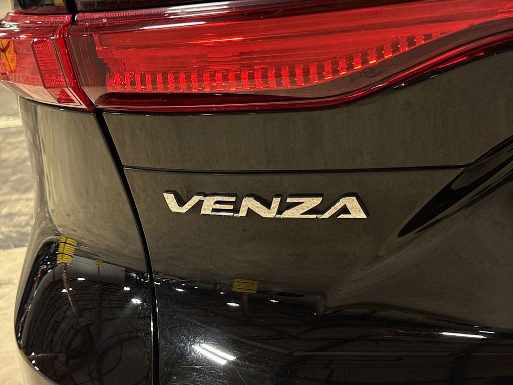 Thumbnail: 2021 Toyota Venza - 6