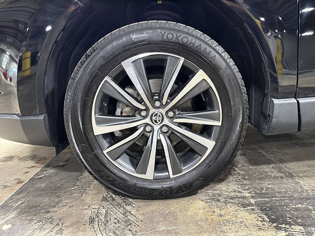 Thumbnail: 2021 Toyota Venza - 7