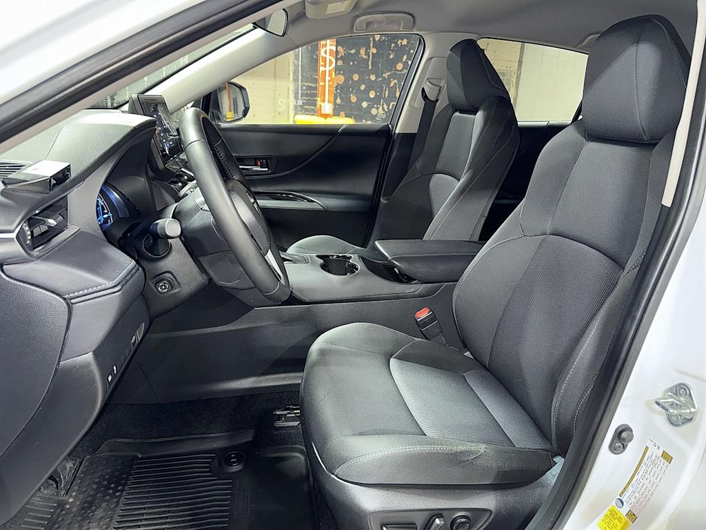 Thumbnail: 2023 Toyota Venza - 10
