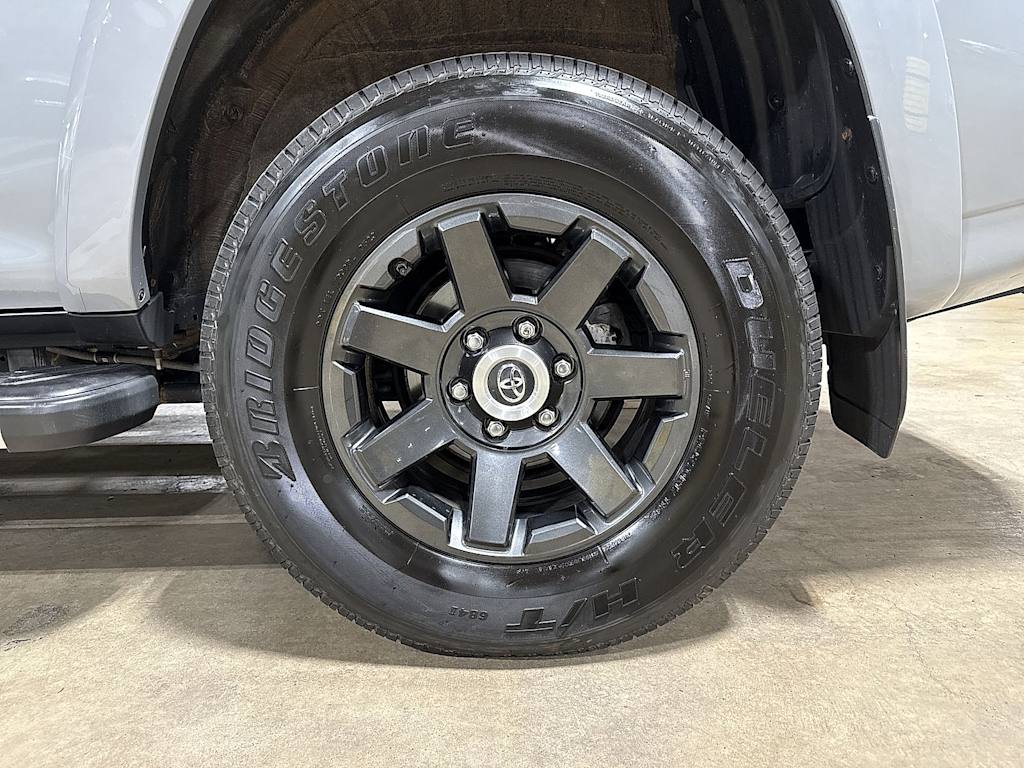 Thumbnail: 2021 Toyota 4Runner - 6