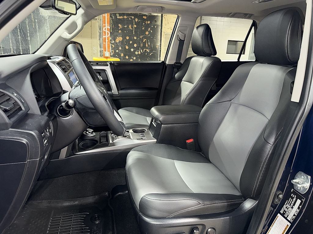 Thumbnail: 2020 Toyota 4Runner - 9