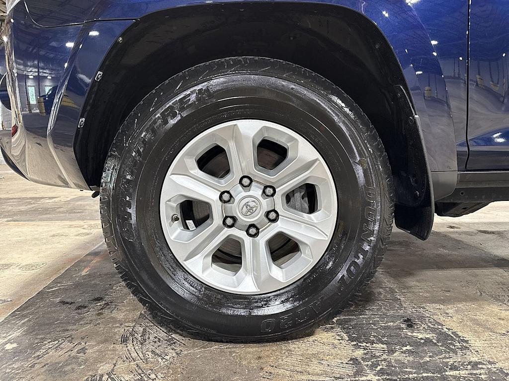Thumbnail: 2020 Toyota 4Runner - 6