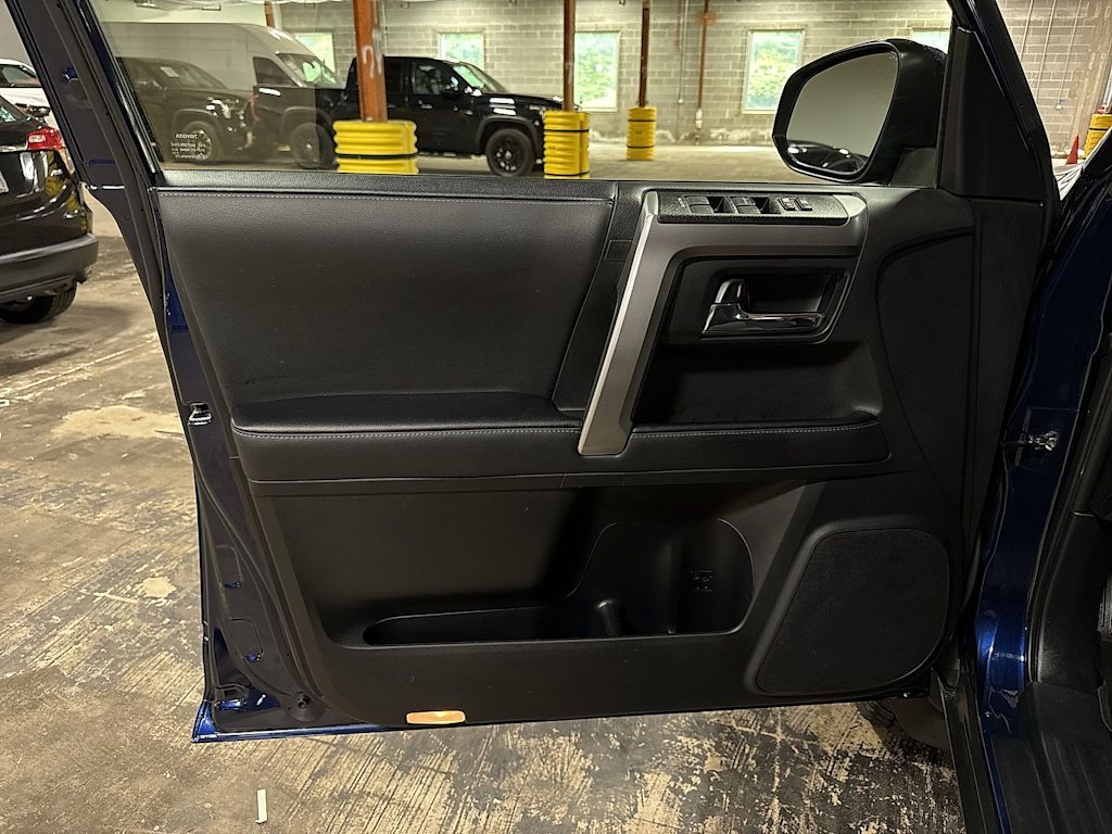 Thumbnail: 2020 Toyota 4Runner - 32