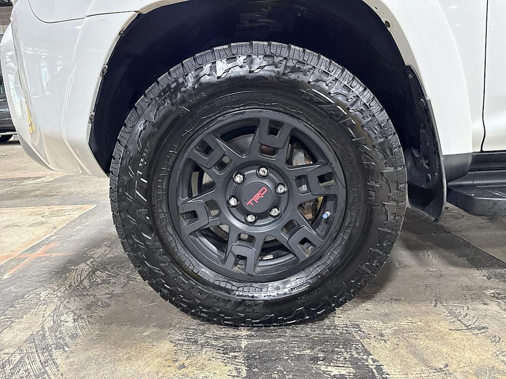 Thumbnail: 2017 Toyota 4Runner - 7