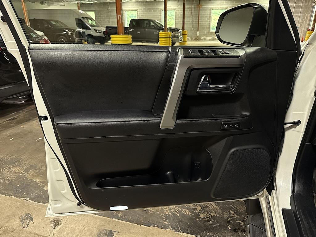 Thumbnail: 2023 Toyota 4Runner - 33