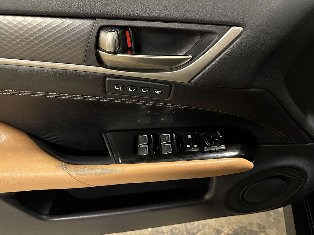 Thumbnail: 2018 Lexus GS - 25