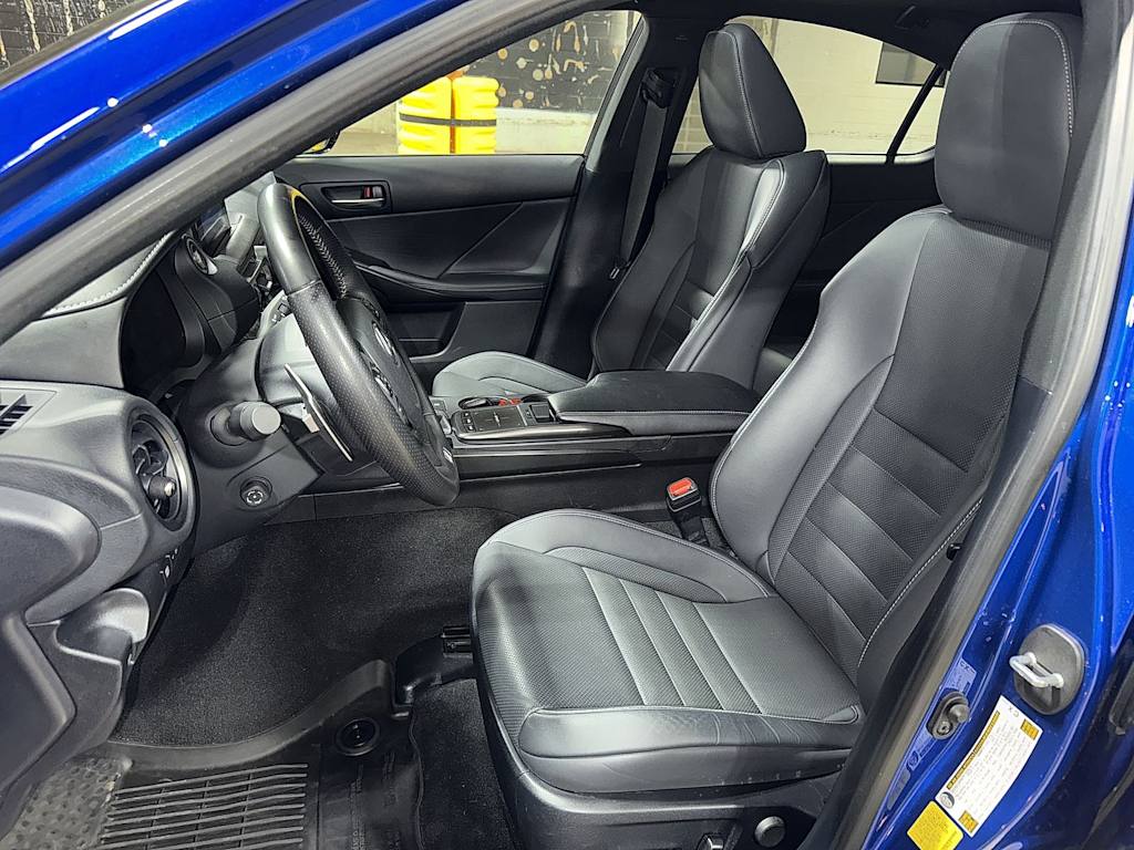 Thumbnail: 2023 Lexus IS - 9