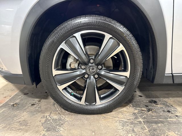 Thumbnail: 2023 Lexus UX - 7