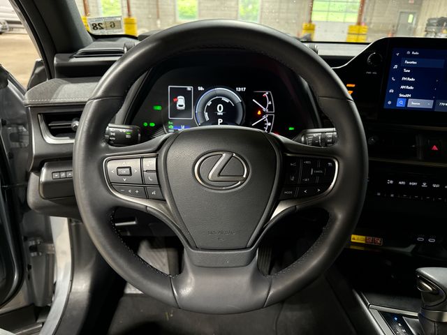 Thumbnail: 2023 Lexus UX - 2