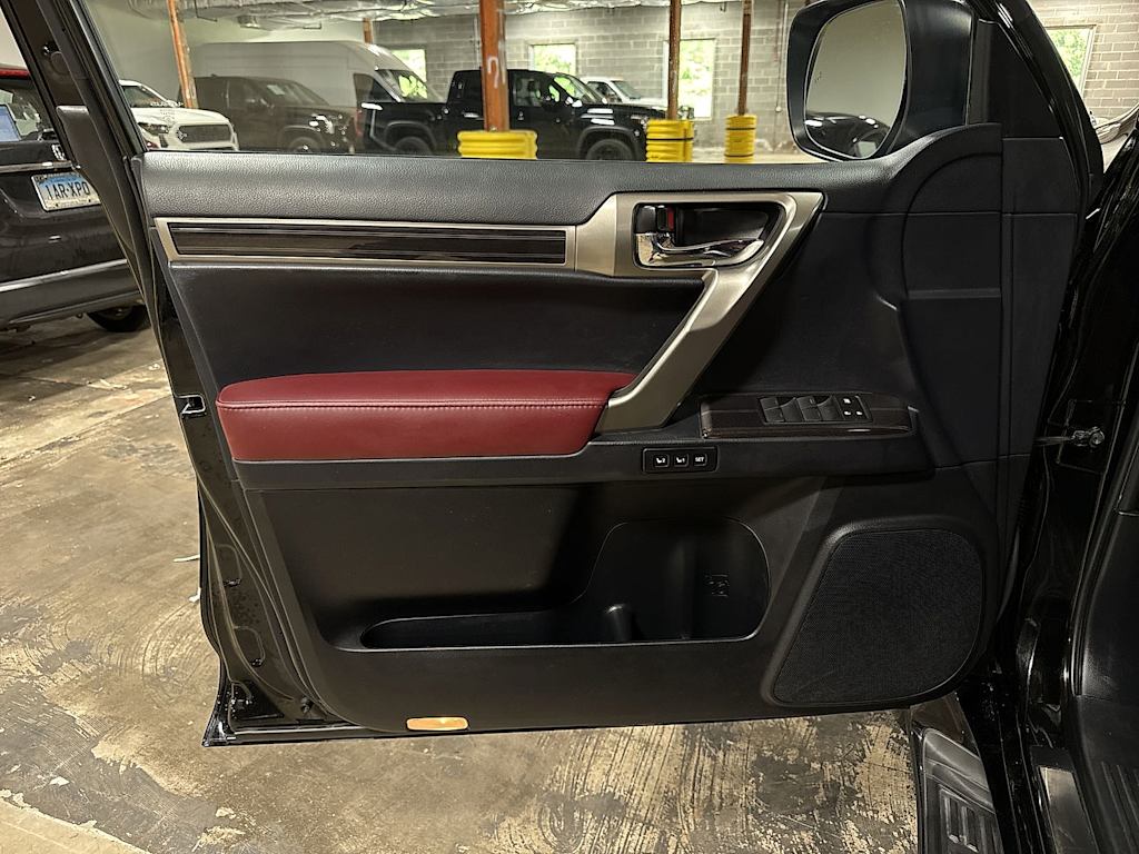 Thumbnail: 2021 Lexus GX - 33