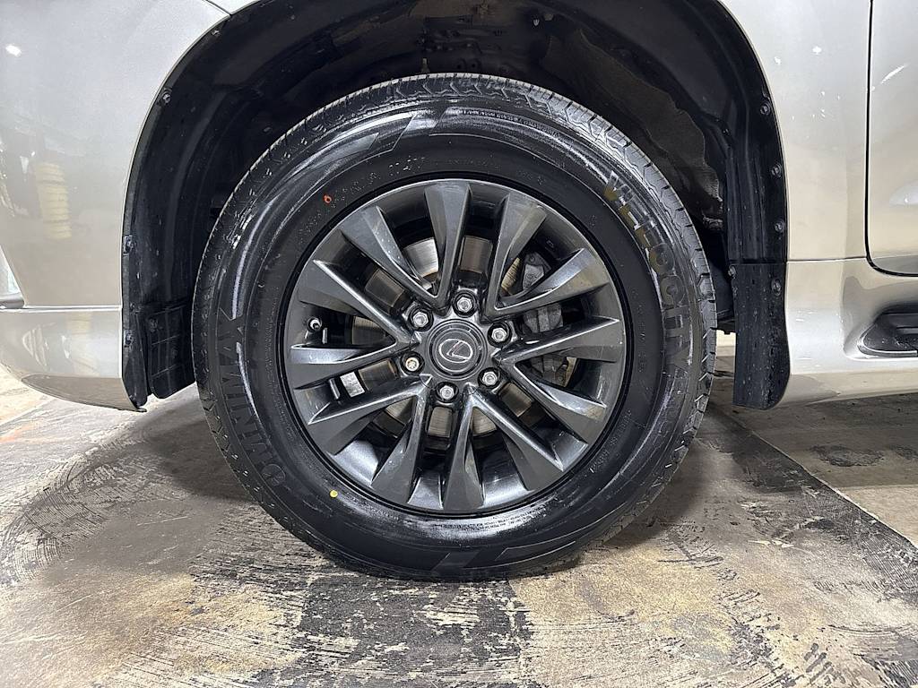 Thumbnail: 2023 Lexus GX - 7