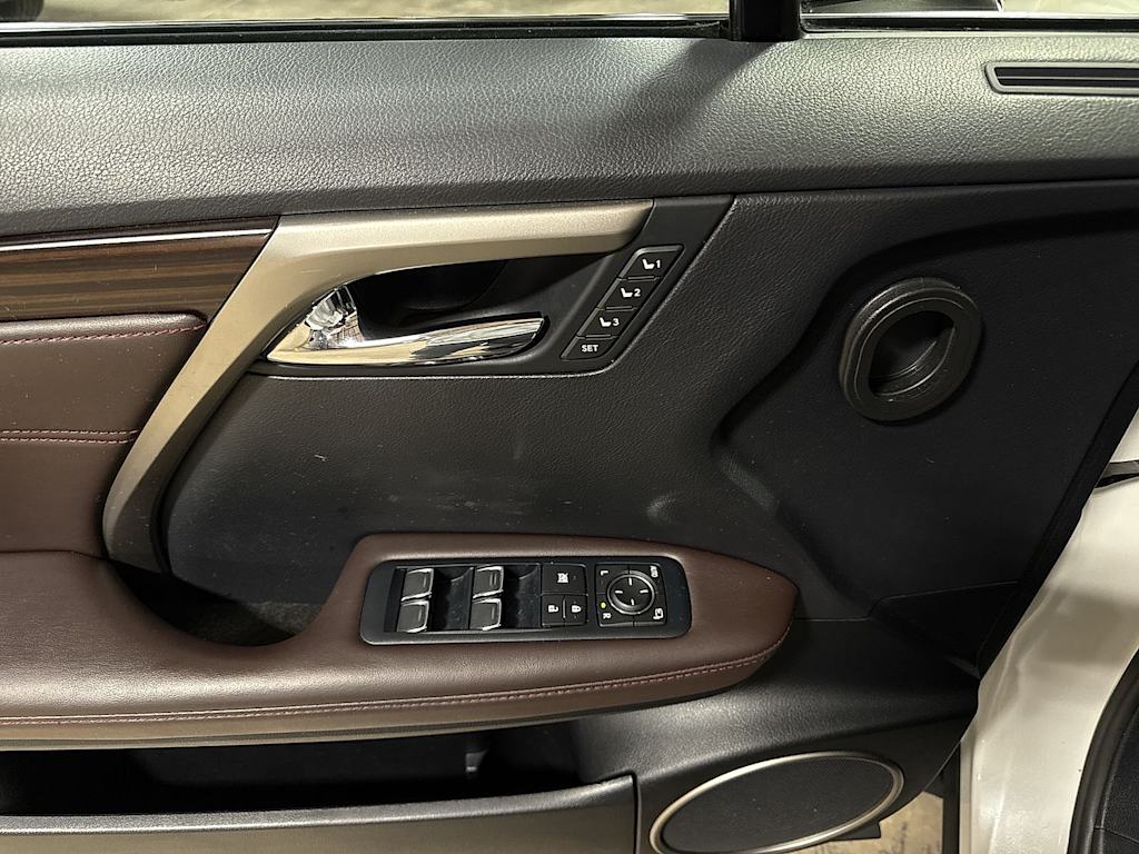 Thumbnail: 2018 Lexus RX - 25