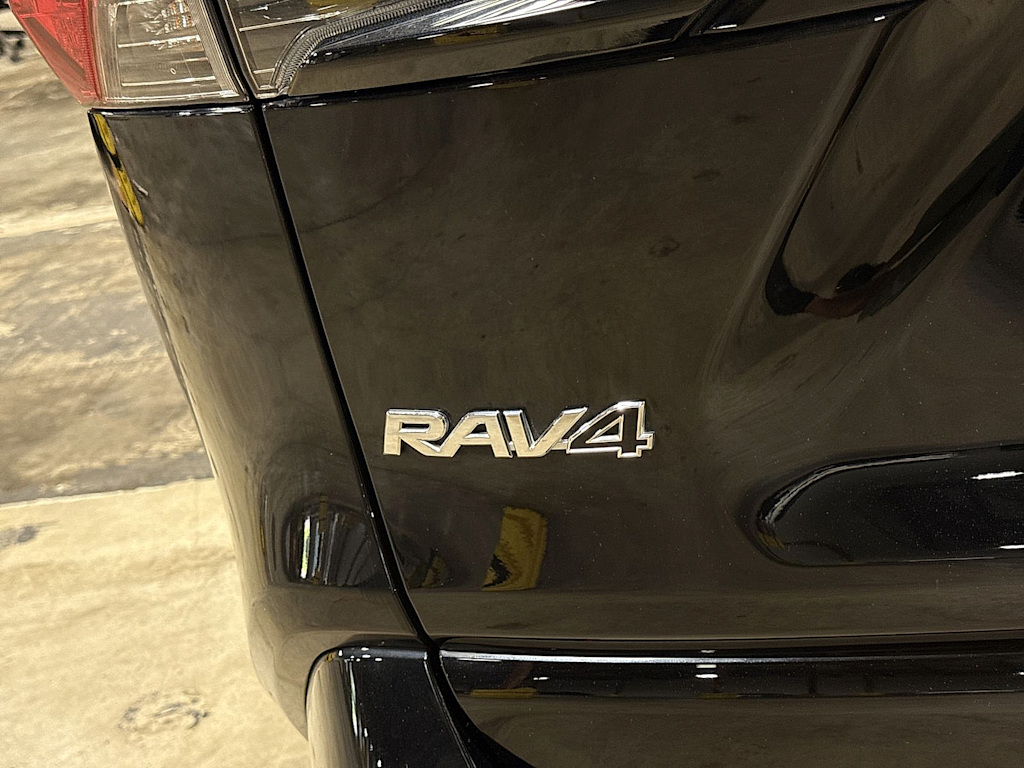 Thumbnail: 2023 Toyota RAV4 - 6
