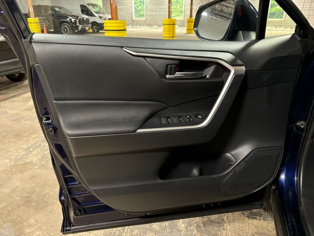Thumbnail: 2023 Toyota RAV4 - 33