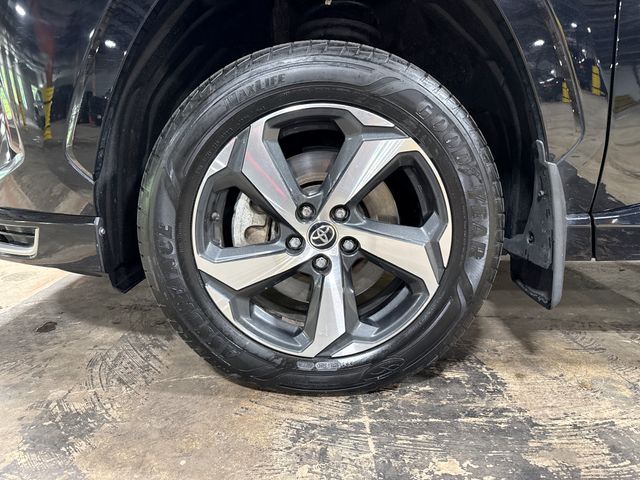 Thumbnail: 2021 Toyota RAV4 - 7