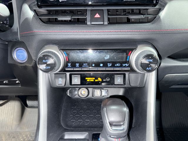 Thumbnail: 2021 Toyota RAV4 - 24