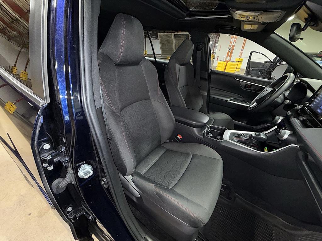 Thumbnail: 2021 Toyota RAV4 - 10