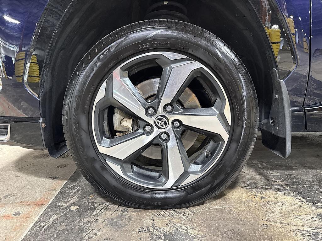 Thumbnail: 2021 Toyota RAV4 - 7
