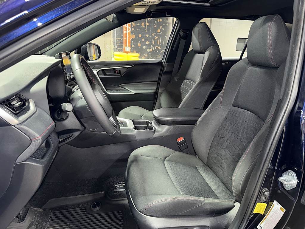 Thumbnail: 2021 Toyota RAV4 - 9