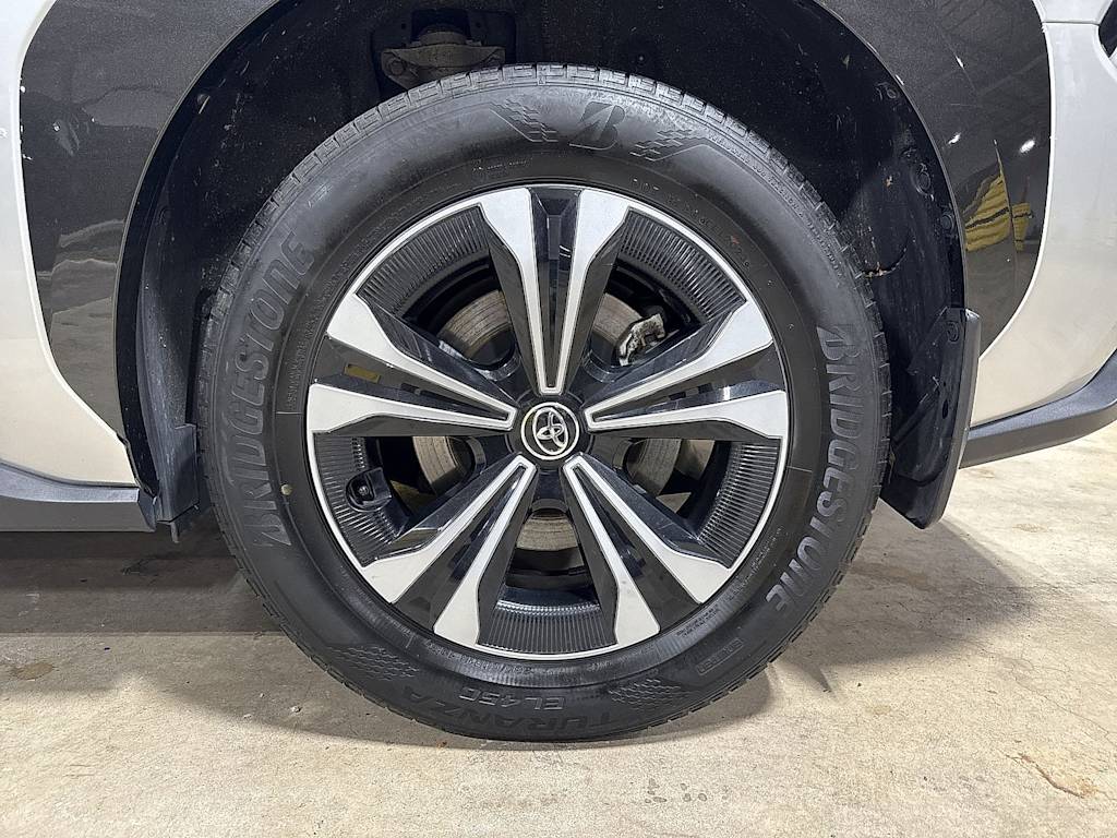 Thumbnail: 2023 Toyota bZ4X - 7