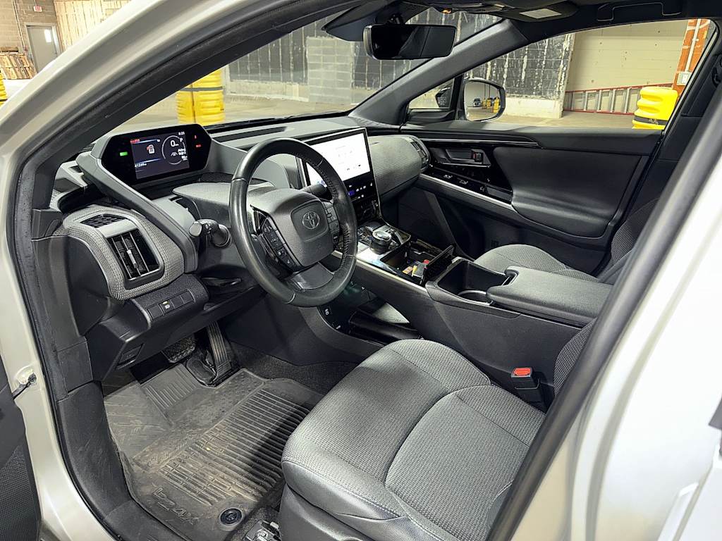 Thumbnail: 2023 Toyota bZ4X - 9