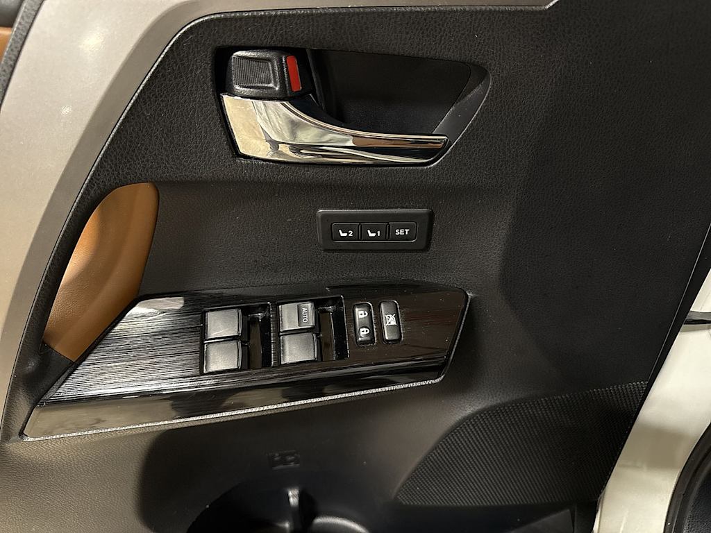 Thumbnail: 2016 Toyota RAV4 - 26