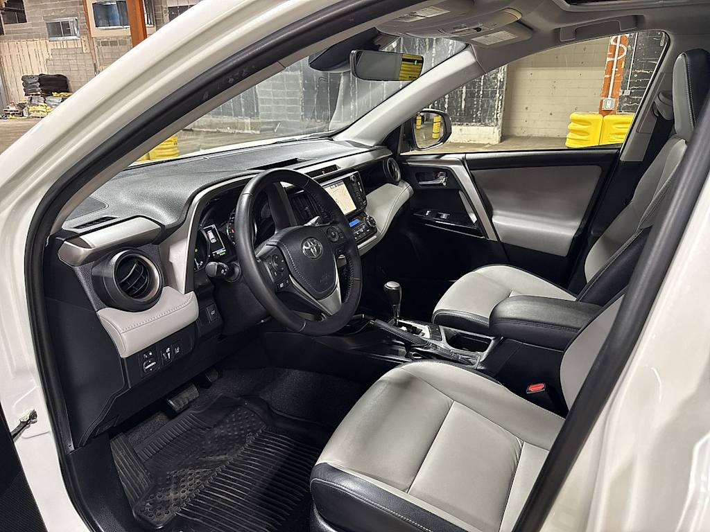 Thumbnail: 2016 Toyota RAV4 - 9