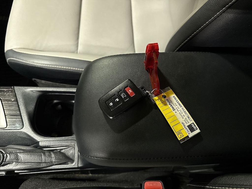 Thumbnail: 2016 Toyota RAV4 - 17