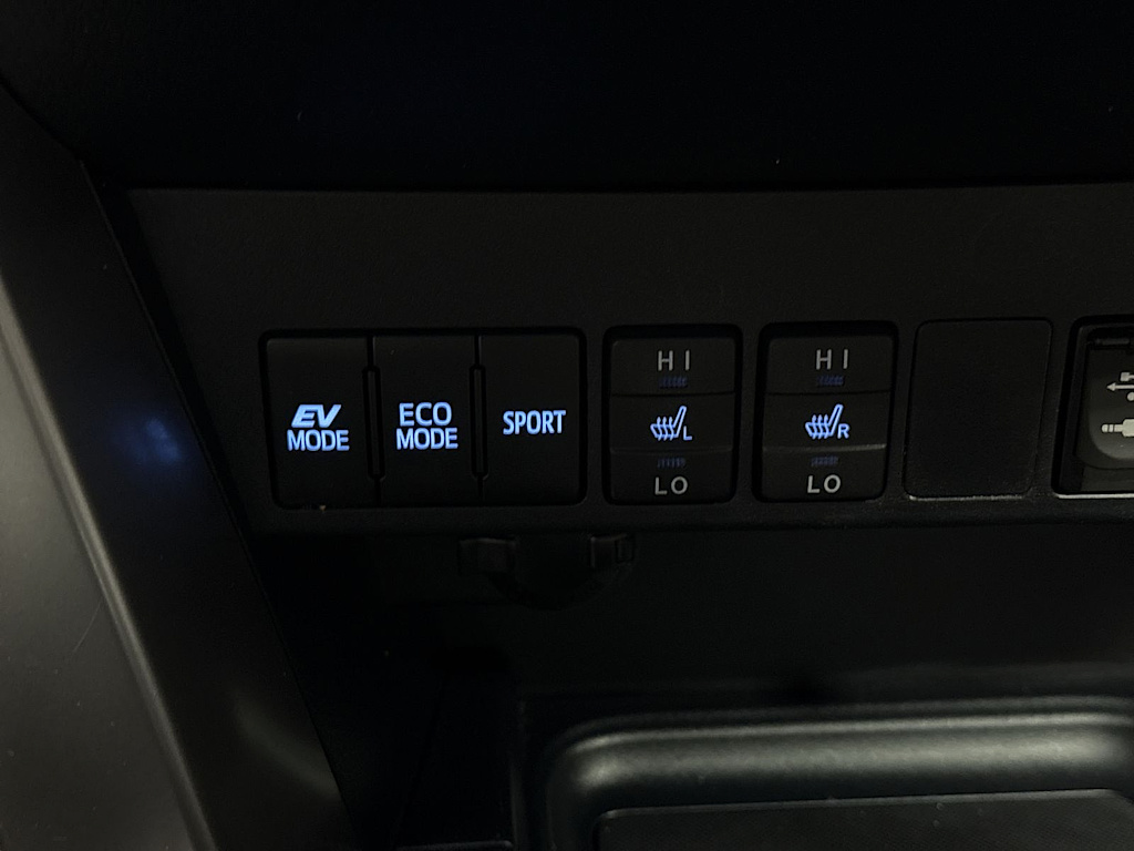 Thumbnail: 2016 Toyota RAV4 - 35