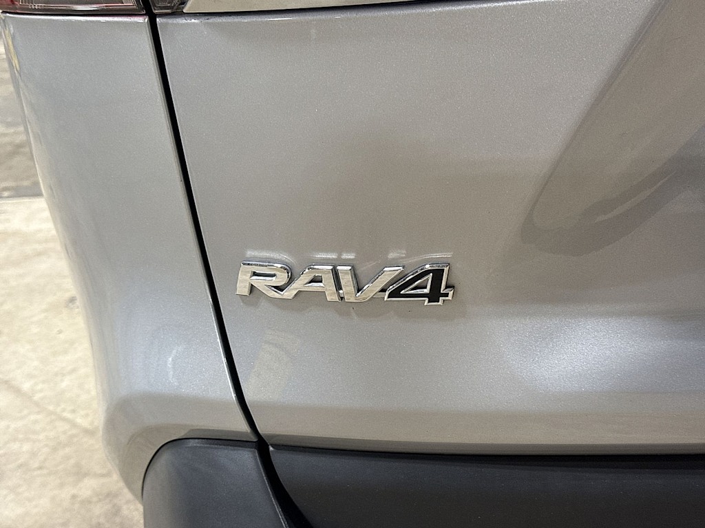 Thumbnail: 2019 Toyota RAV4 - 6