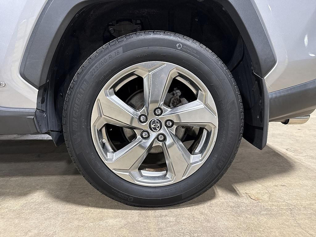 Thumbnail: 2019 Toyota RAV4 - 7