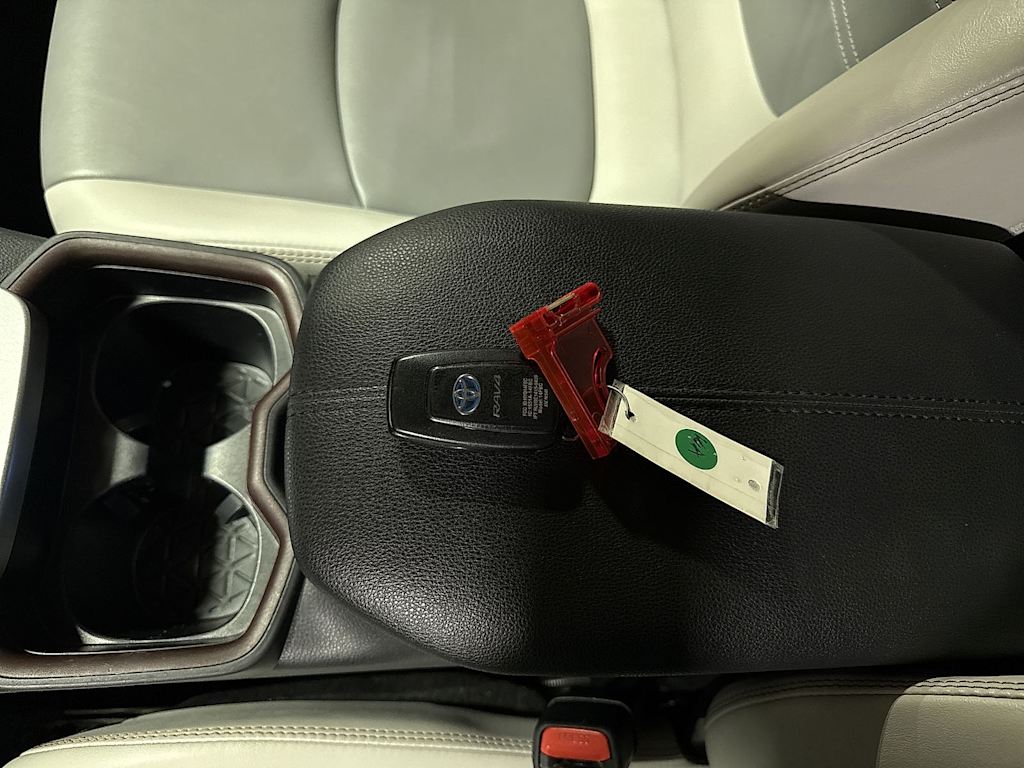 Thumbnail: 2019 Toyota RAV4 - 17