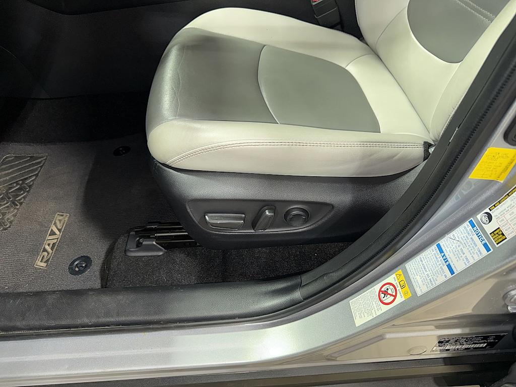 Thumbnail: 2019 Toyota RAV4 - 27