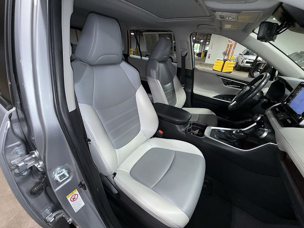 Thumbnail: 2019 Toyota RAV4 - 11