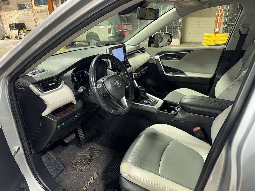 Thumbnail: 2019 Toyota RAV4 - 9