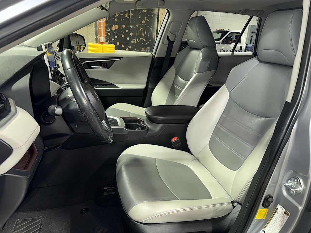 Thumbnail: 2019 Toyota RAV4 - 10
