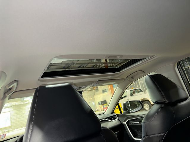 Thumbnail: 2019 Toyota RAV4 - 28