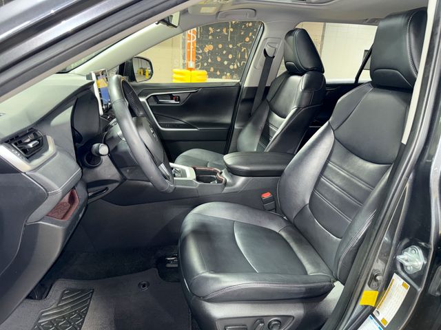 Thumbnail: 2019 Toyota RAV4 - 9
