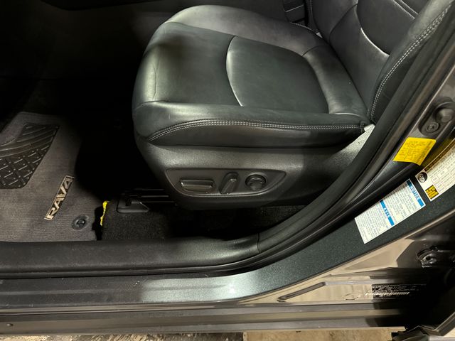 Thumbnail: 2019 Toyota RAV4 - 27
