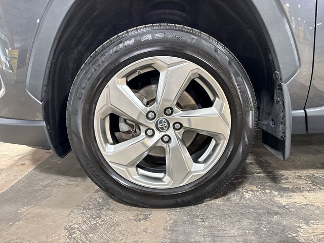 Thumbnail: 2019 Toyota RAV4 - 6