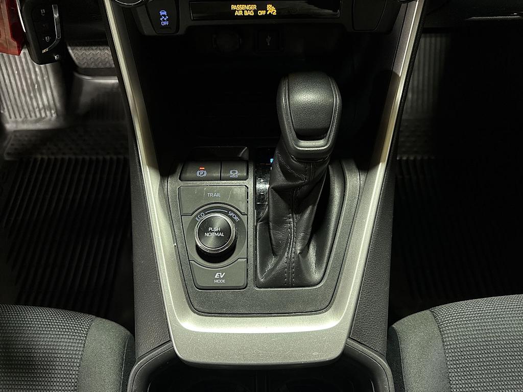 Thumbnail: 2022 Toyota RAV4 - 13