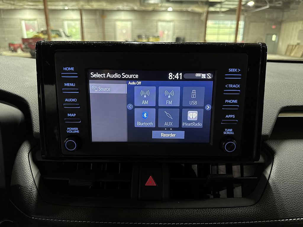 Thumbnail: 2019 Toyota RAV4 - 23