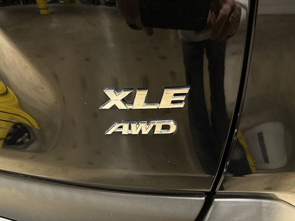 Thumbnail: 2019 Toyota RAV4 - 28