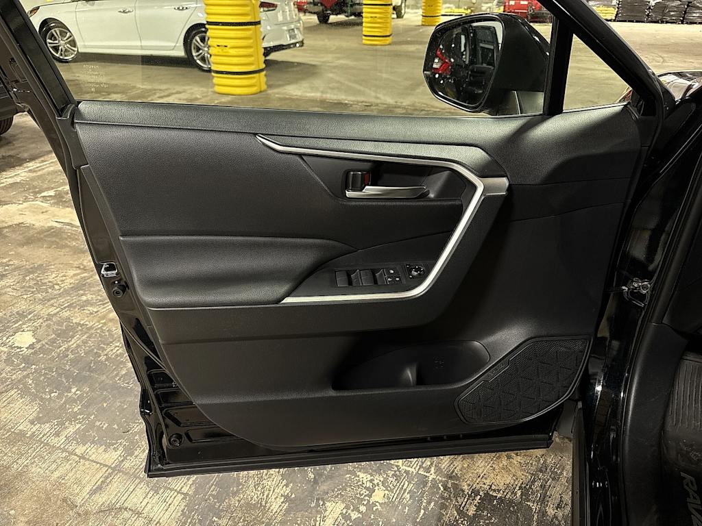 Thumbnail: 2019 Toyota RAV4 - 29