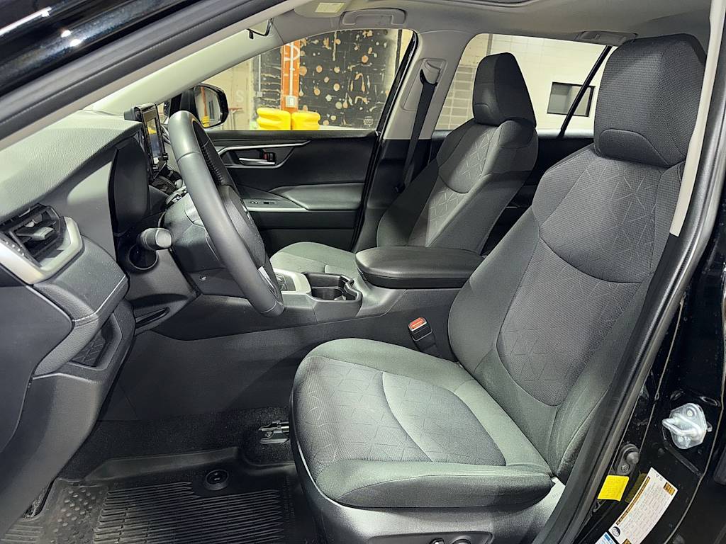 Thumbnail: 2019 Toyota RAV4 - 9