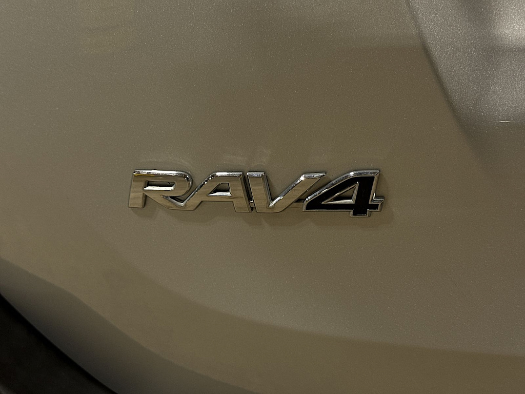 Thumbnail: 2015 Toyota RAV4 - 6