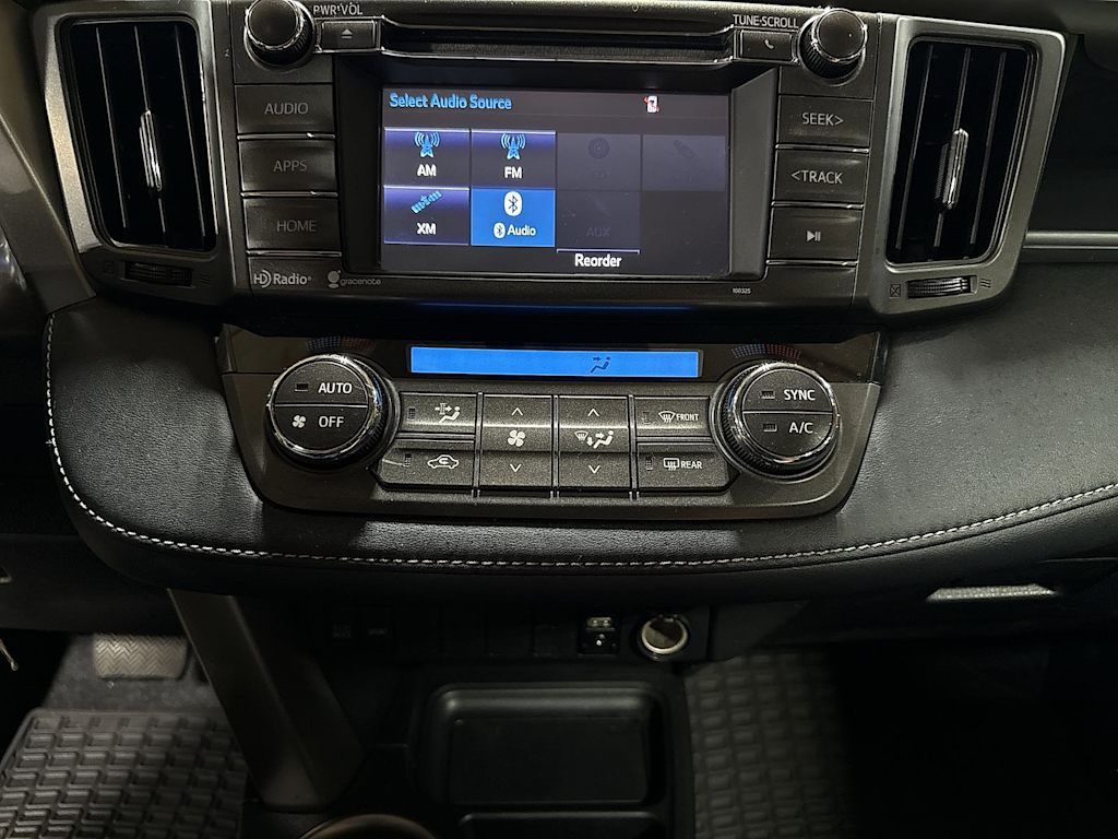 Thumbnail: 2015 Toyota RAV4 - 23