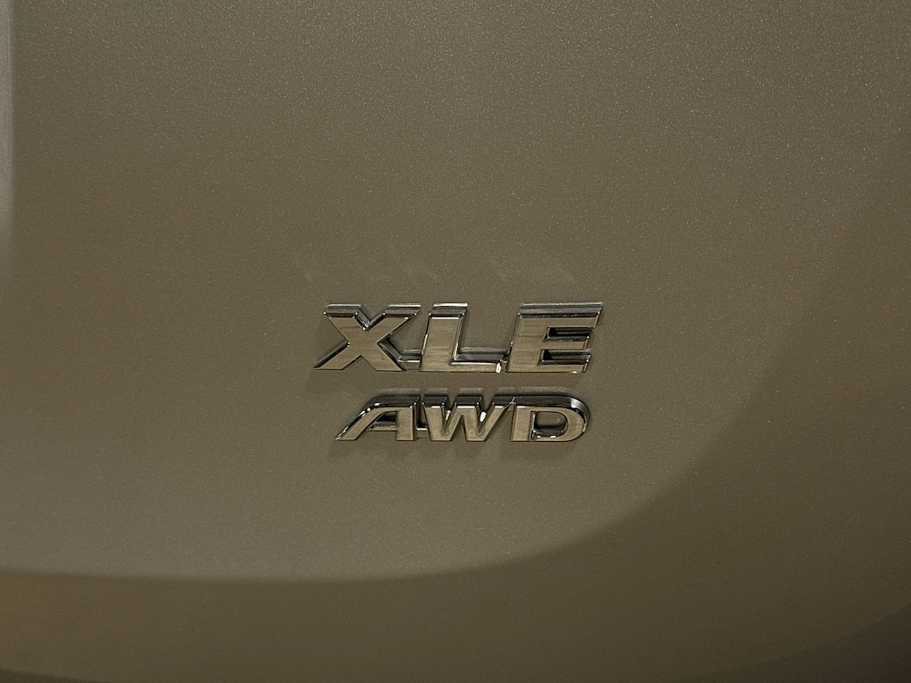 Thumbnail: 2015 Toyota RAV4 - 27