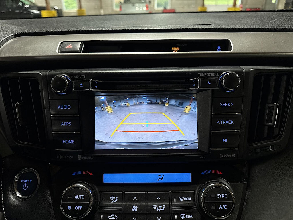 Thumbnail: 2016 Toyota RAV4 - 28