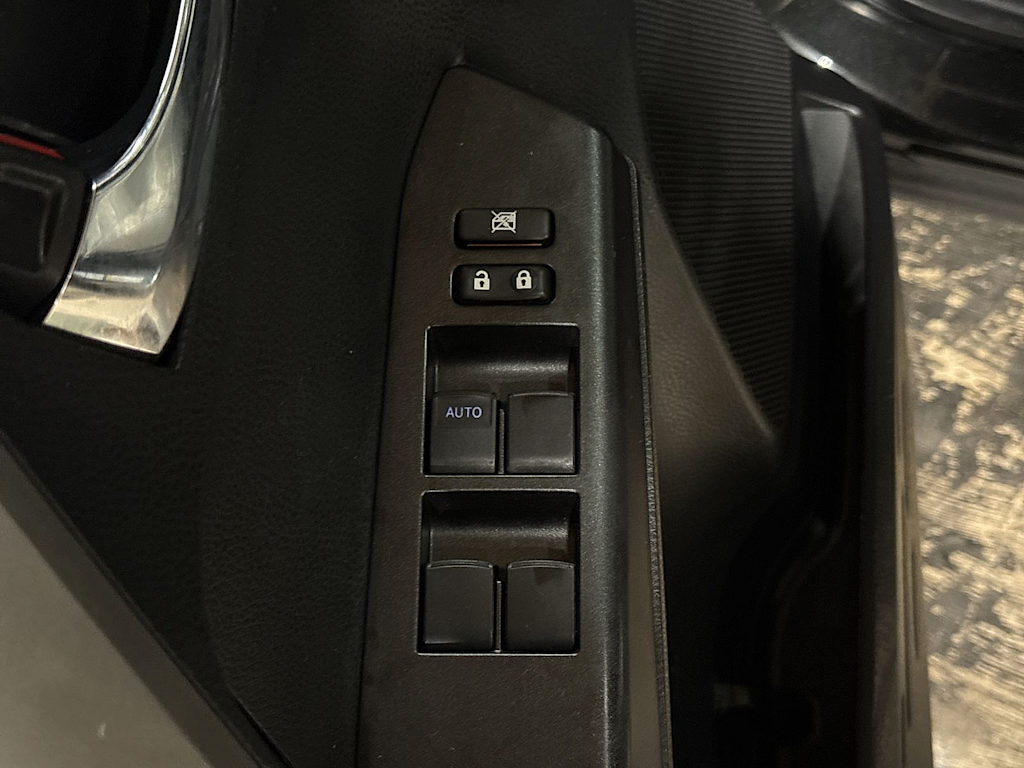 Thumbnail: 2016 Toyota RAV4 - 26